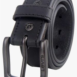 Levi's mens Casual Leather Belt Size: 30-32 NWOT